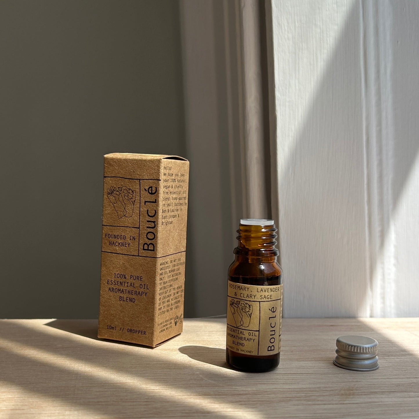 Oatmeal Fluted Ceramic Oil Burner & Aromatherapy Oil Gift Bundle