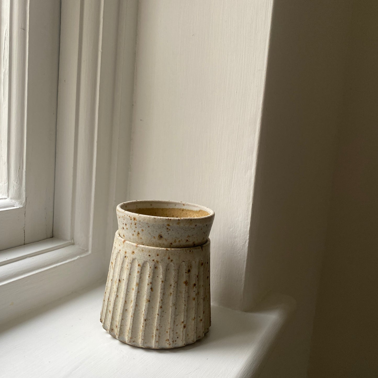 Oatmeal Fluted Ceramic Oil Burner & Wax Melt Gift Bundle