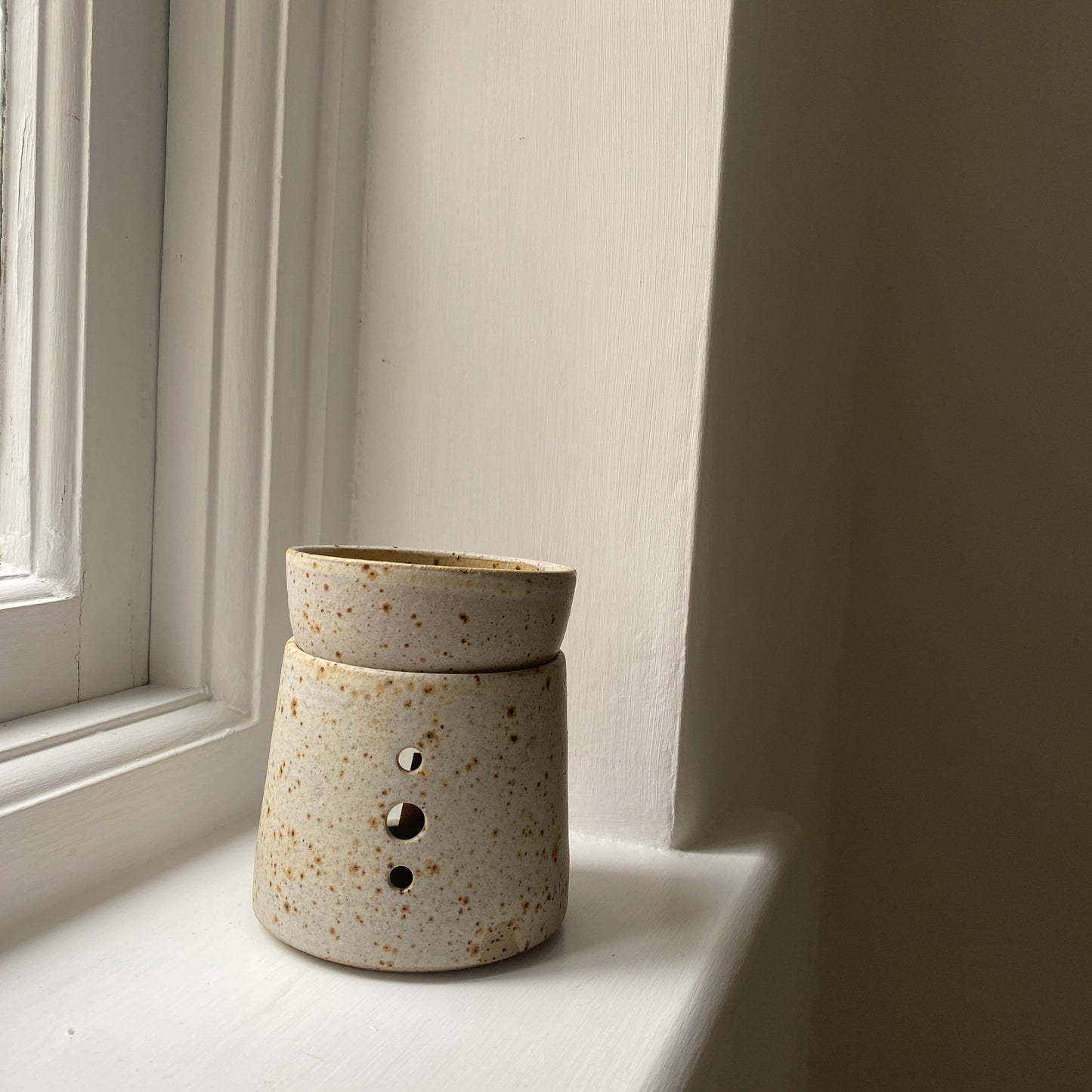 Oatmeal Ceramic Oil Burner & Wax Melt Gift Bundle