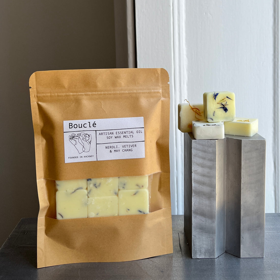 Oatmeal Ceramic Oil Burner & Wax Melt Gift Bundle