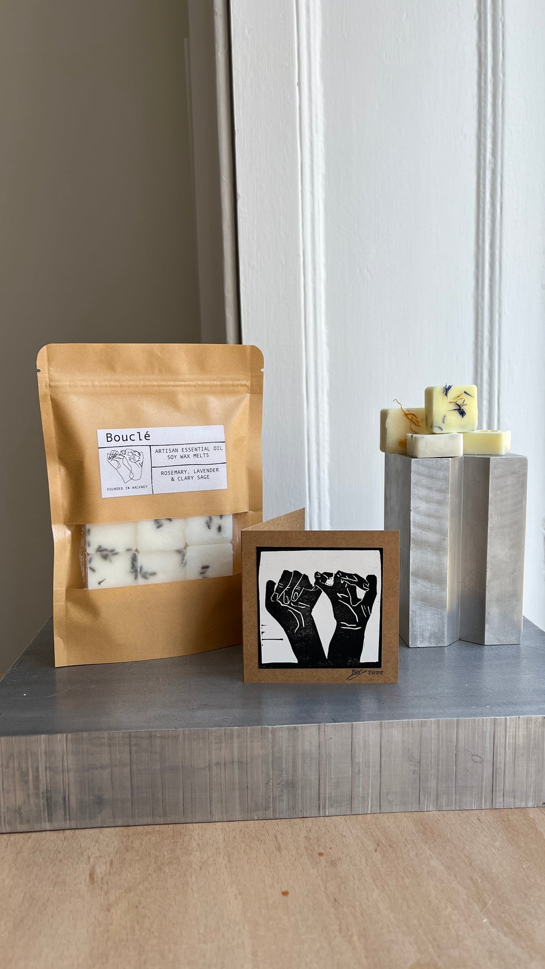 Oatmeal Ceramic Oil Burner & Wax Melt Gift Bundle