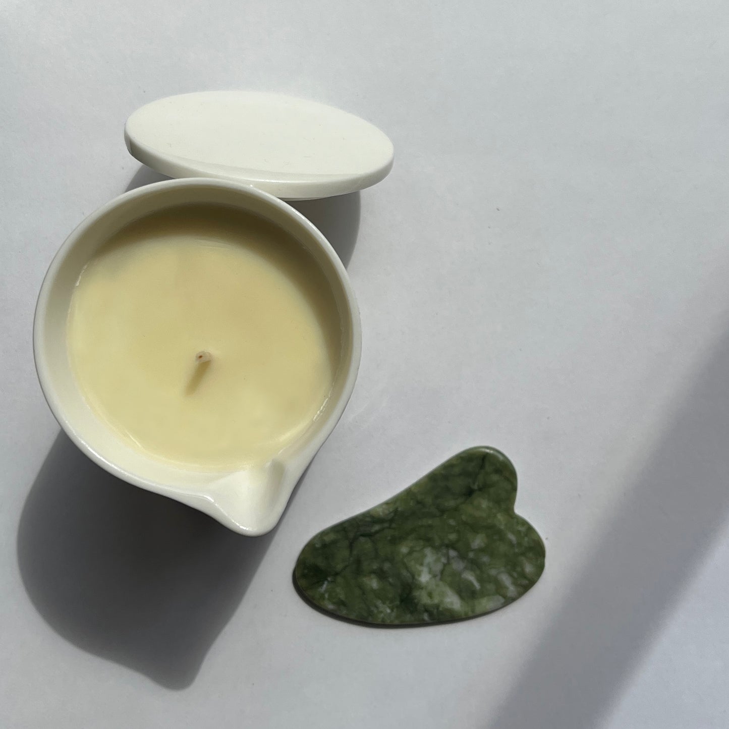 Nourishing Aromatherapy Massage Candle & Gua Sha Gift Set