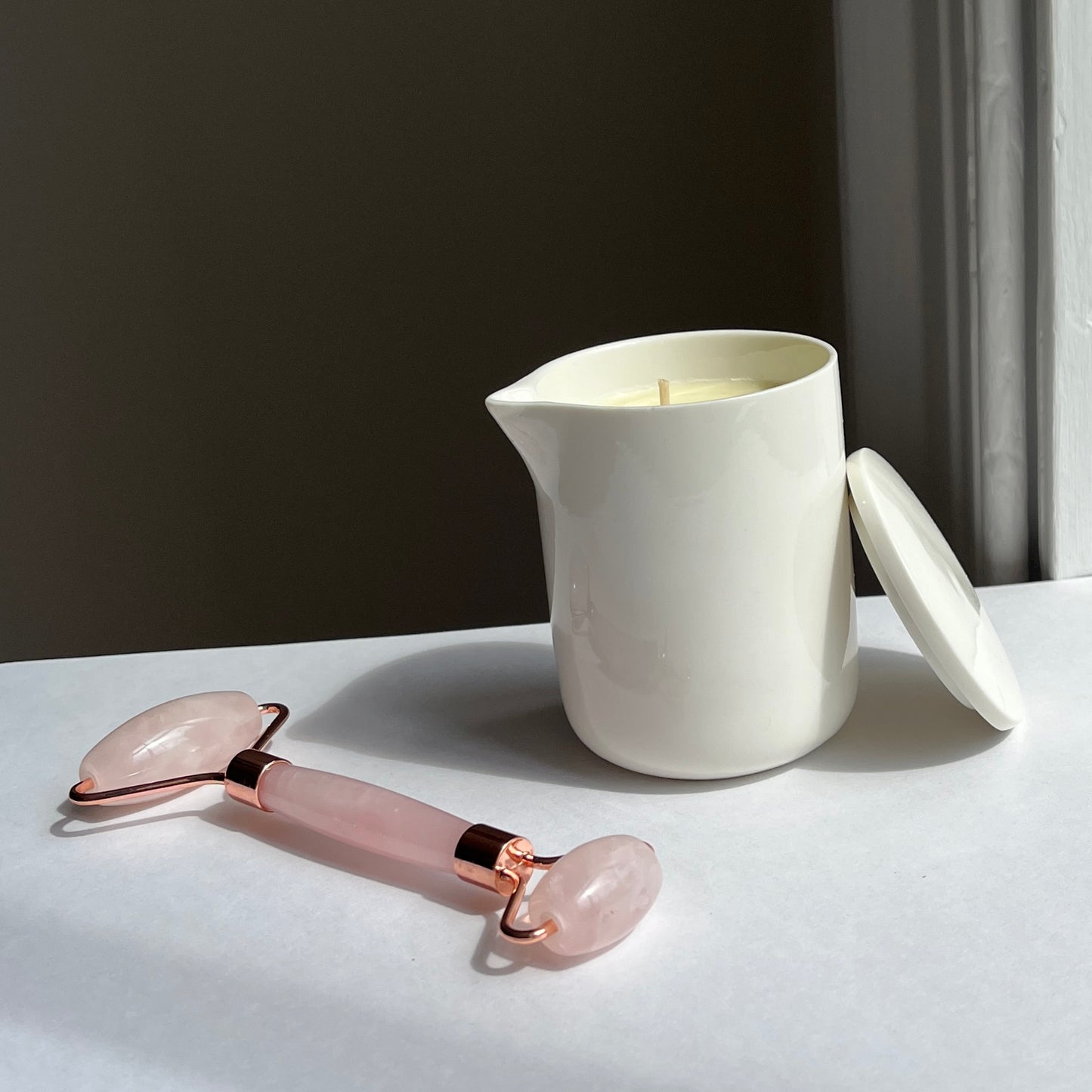 Nourishing Aromatherapy Massage Candle & Facial Roller Gift Set