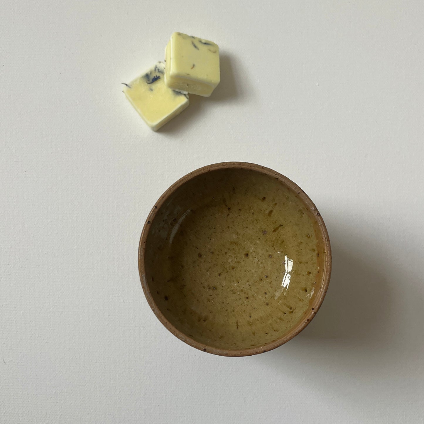 Seaweed Green Ceramic Oil Burner & Wax Melt Gift Bundle