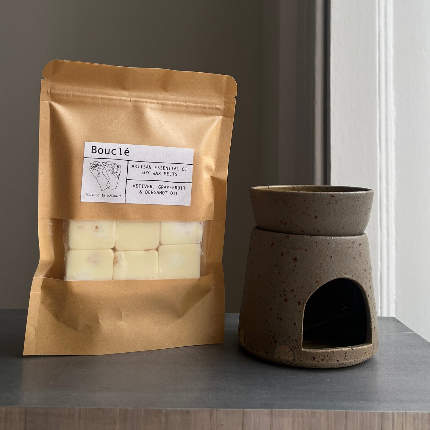 Seaweed Green Ceramic Oil Burner & Wax Melt Gift Bundle