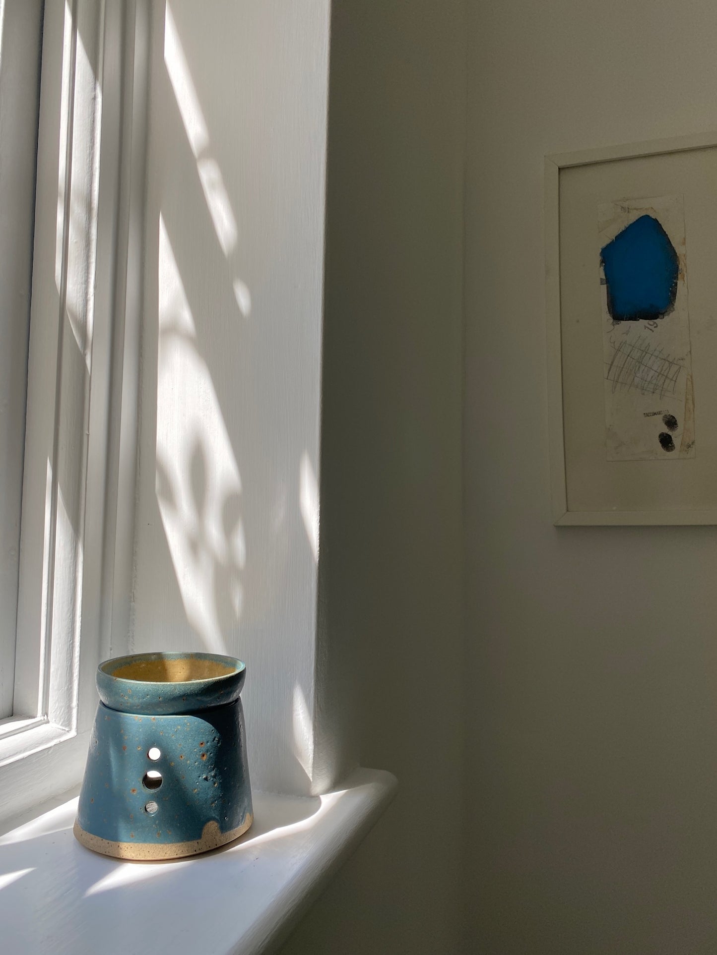 Spruce Blue Ceramic Oil Burner & Wax Melt Gift Bundle
