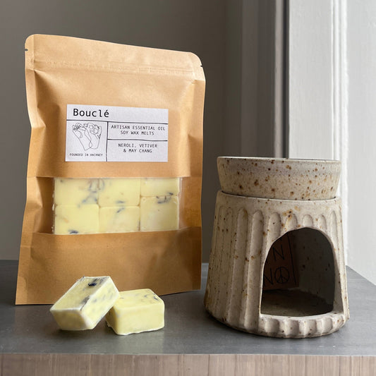 Oatmeal Fluted Ceramic Oil Burner & Wax Melt Gift Bundle